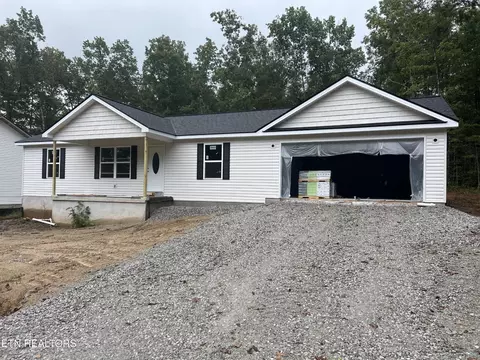 3033 Kiki Dr, Crossville, TN 38572