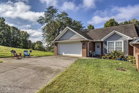 8720 Carriage House Way, Knoxville, TN 37923