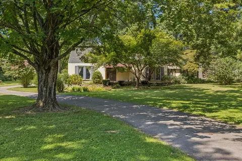 5617 Cloverland Dr, Brentwood, TN 37027