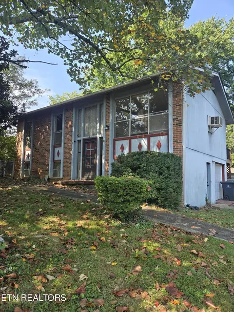 5812 Wexford Ln, Knoxville, TN 37921