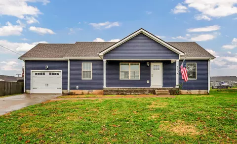 825 Stableford Ln, Oak Grove, KY 42262