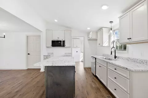 Kitchen - 462 Circle Dr, Prospect, TN 38477 photo 2 of 3