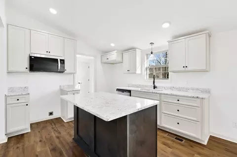 Kitchen - 462 Circle Dr, Prospect, TN 38477 photo 3 of 3