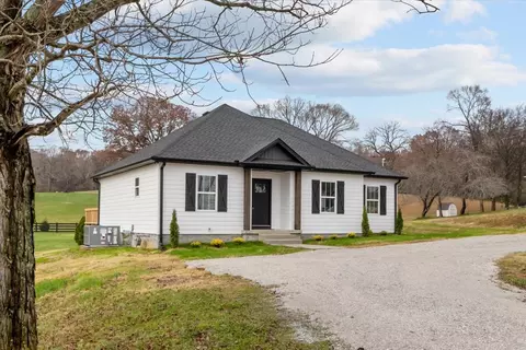 1445 Rock Church Rd, Dickson, TN 37055