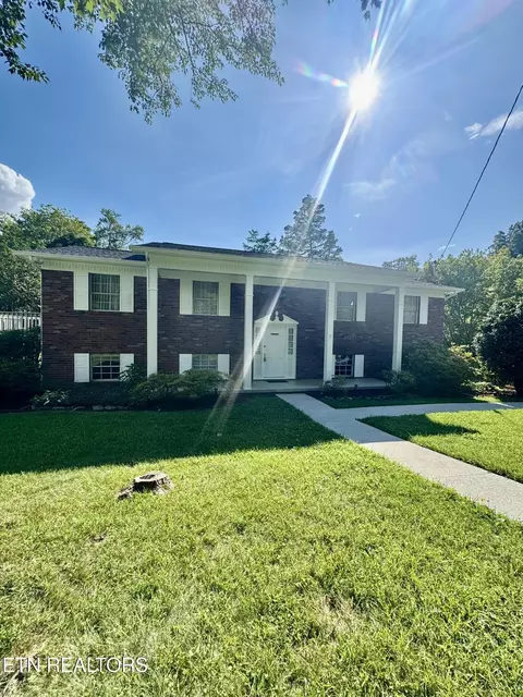 121 Ida Hertzler Ln, Knoxville, TN 37934