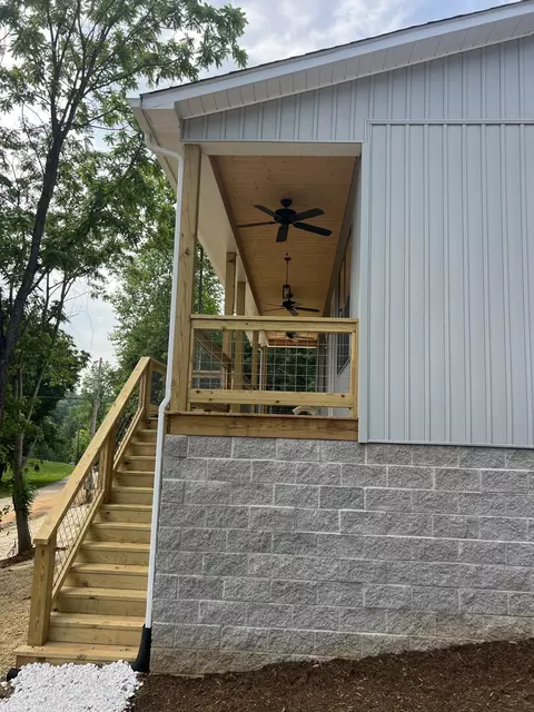 70 River Oaks Dr, Sparta, TN 38583