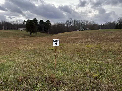 1 Busby Rd # L, Loretto, TN 38469