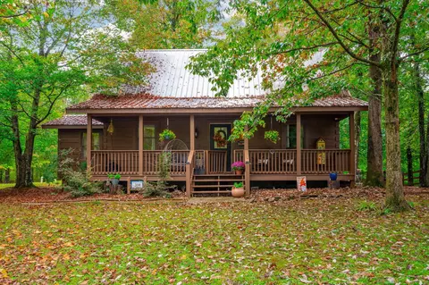 308 Lakeview Dr, Rising Fawn, GA 30738