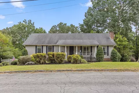 7900 Cove Ridge Dr, Hixson, TN 37343