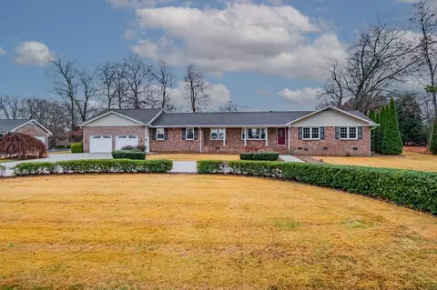 1727 Country Club Dr, Tullahoma, TN 37388