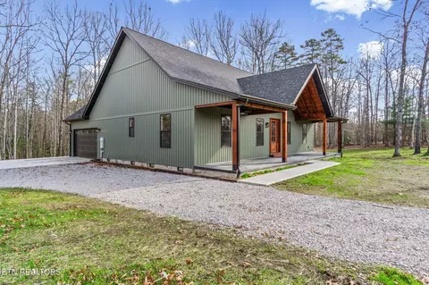 1174 Hargis Rd, Grimsley, TN 38565