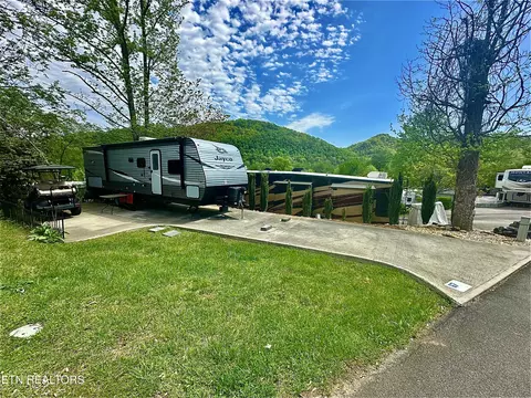 67 Highway 73, Townsend, TN 37882
