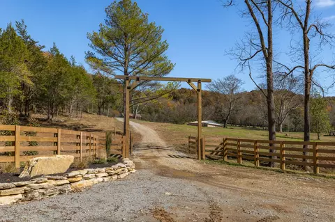 2 Tallent Rd, Pulaski, TN 38478