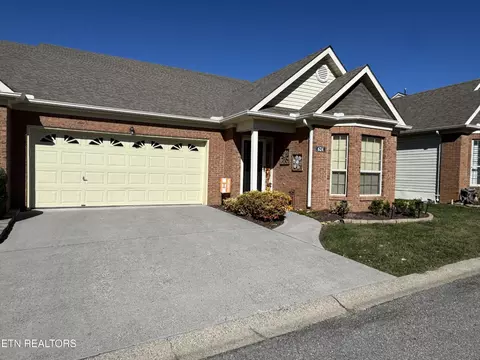 624 Applegate Ln #10, Knoxville, TN 37934