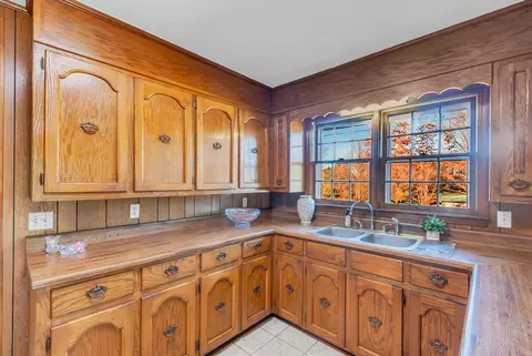 Kitchen - 104 Glendale Rd, Loretto, TN 38469 photo 2 of 4