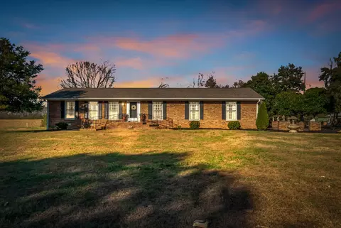 Exterior - 104 Glendale Rd, Loretto, TN 38469 photo 3 of 14
