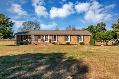 Exterior - 104 Glendale Rd, Loretto, TN 38469 photo 4 of 14