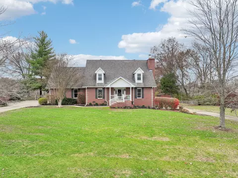 1007 Chateau Dr, Lebanon, TN 37087