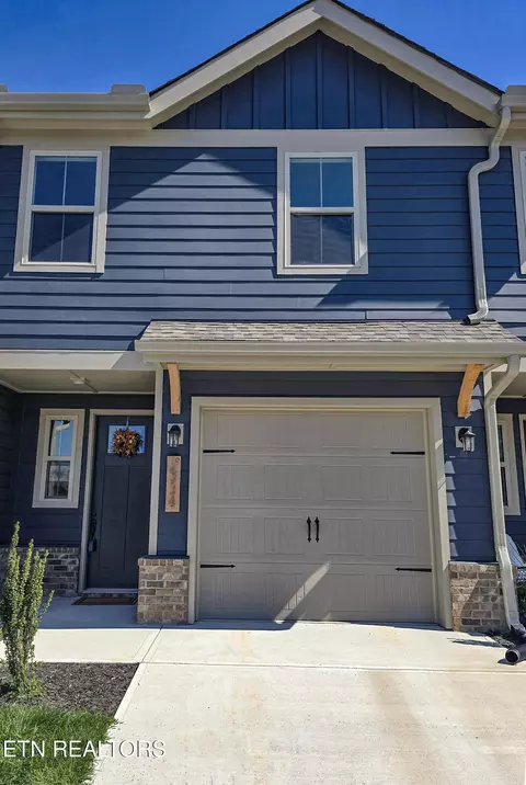 1334 Mountain Quail Cir, Maryville, TN 37801