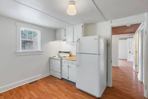 Kitchen - 702 Richard St, Springfield, TN 37172 photo 2 of 2