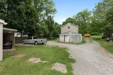 Exterior - 702 Richard St, Springfield, TN 37172 photo 2 of 2