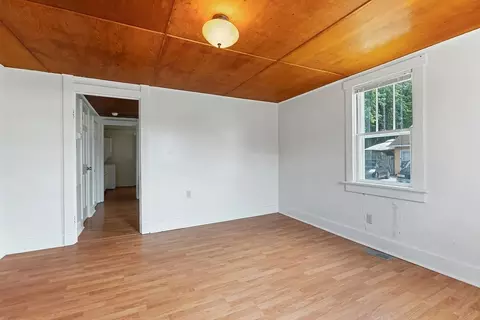 Living - 702 Richard St, Springfield, TN 37172 photo 1 of 1