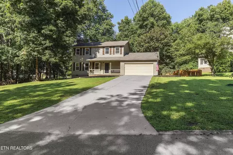 7805 Shadowood Dr, Knoxville, TN 37938