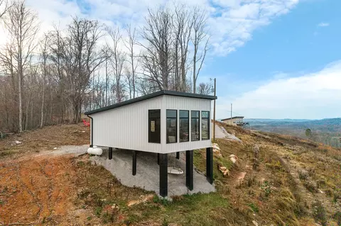 431 Bald Knob Cummings Cove Rds, Doyle, TN 38559
