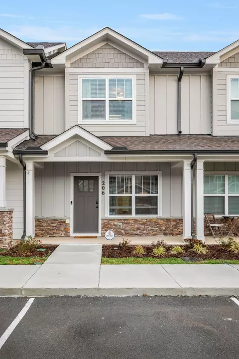 206 Bell Forge Ct, White Bluff, TN 37187