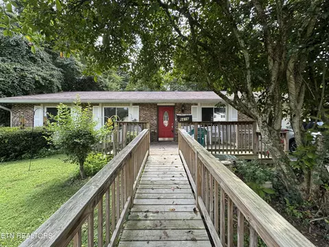 6616 Sedgefield Dr, Knoxville, TN 37923