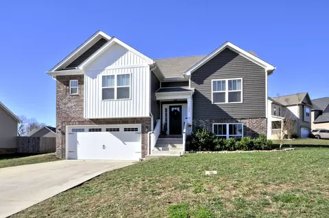500 Macy Lynn Dr, Clarksville, TN 37042