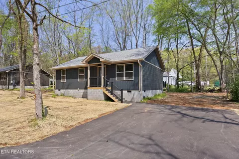 501 Hillcrest St, Clinton, TN 37716