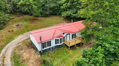 9848 Heiskell Rd, Heiskell, TN 37754 photo 2