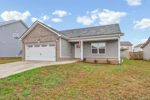1021 Whitney Dr, Clarksville, TN 37042