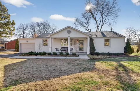 305 Evergreen Dr, Columbia, TN 38401