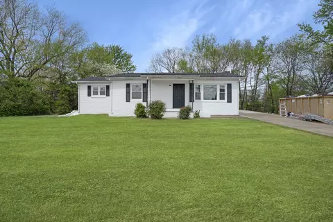 1857 Memorial Dr, Clarksville, TN 37043