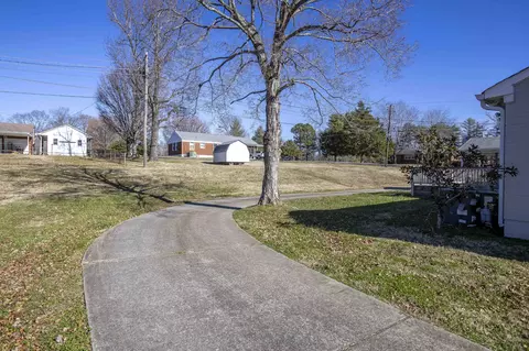 305 Hillview Dr, Dickson, TN 37055 photo 46