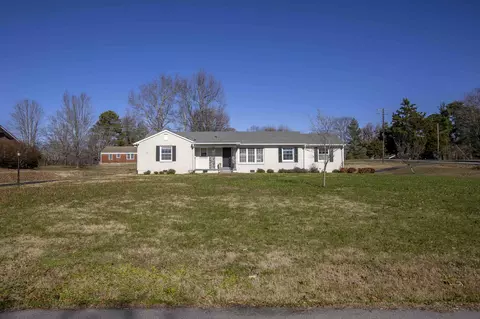 305 Hillview Dr, Dickson, TN 37055 photo 2
