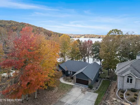 22 Milnor Cir, Crossville, TN 38558