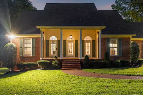 1205 Sunnyside Dr, Columbia, TN 38401