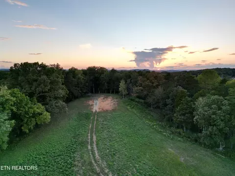 497 Thompson Rd, Lenoir City, TN 37772