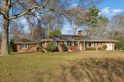 1209 Whitney Dr, Columbia, TN 38401