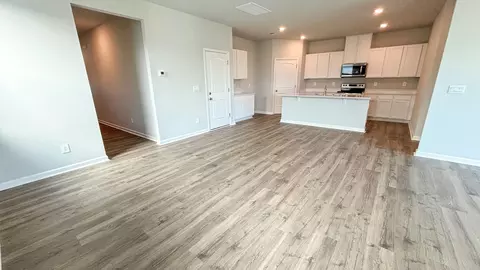 Living - 4340 Oswin Dr, Murfreesboro, TN 37129 photo 4 of 4