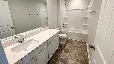 Bath - 4340 Oswin Dr, Murfreesboro, TN 37129 photo 3 of 3