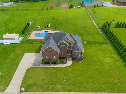 1514 Chapel Ridge Rd, Clarksville, TN 37040