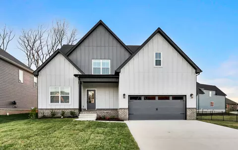 1758 Oak Forest Dr, Clarksville, TN 37043