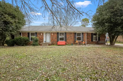1265 Woodvale Dr, Gallatin, TN 37066