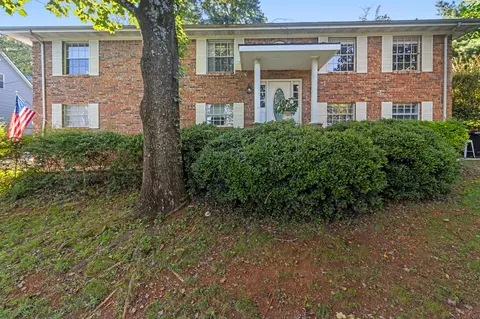 121 Pine Marr Ct, Hixson, TN 37343
