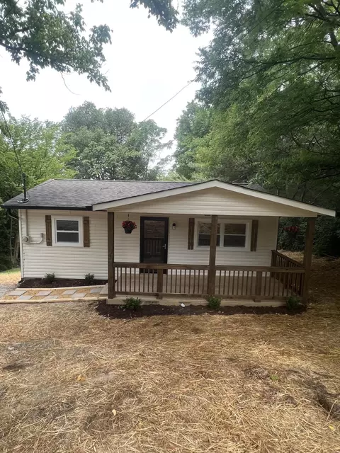 1050 SE 11th St, Cleveland, TN 37311