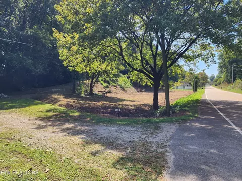 1843 Ruritan Rd, Harriman, TN 37748